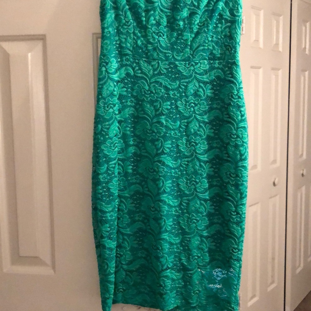 Spring Green Dress - Picture 2 of 6